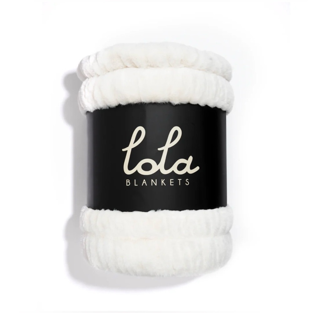 NWT Lola Blankets Creamy Cloud Medium - Picture 2 of 3